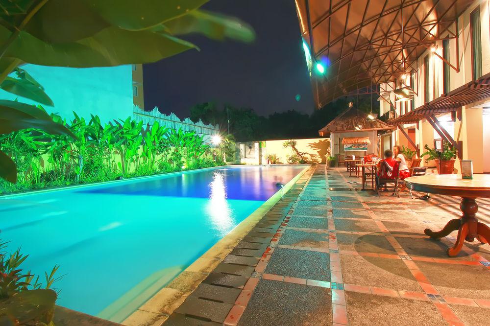 Grand Santhi Hotel Denpasar Exterior foto
