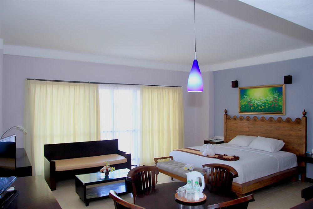 Grand Santhi Hotel Denpasar Exterior foto